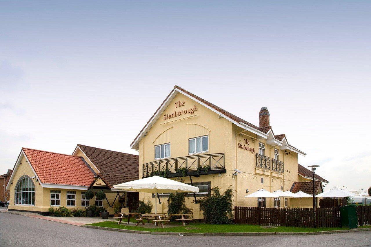 Premier Inn Вэлвин Гарден Сити Экстерьер фото