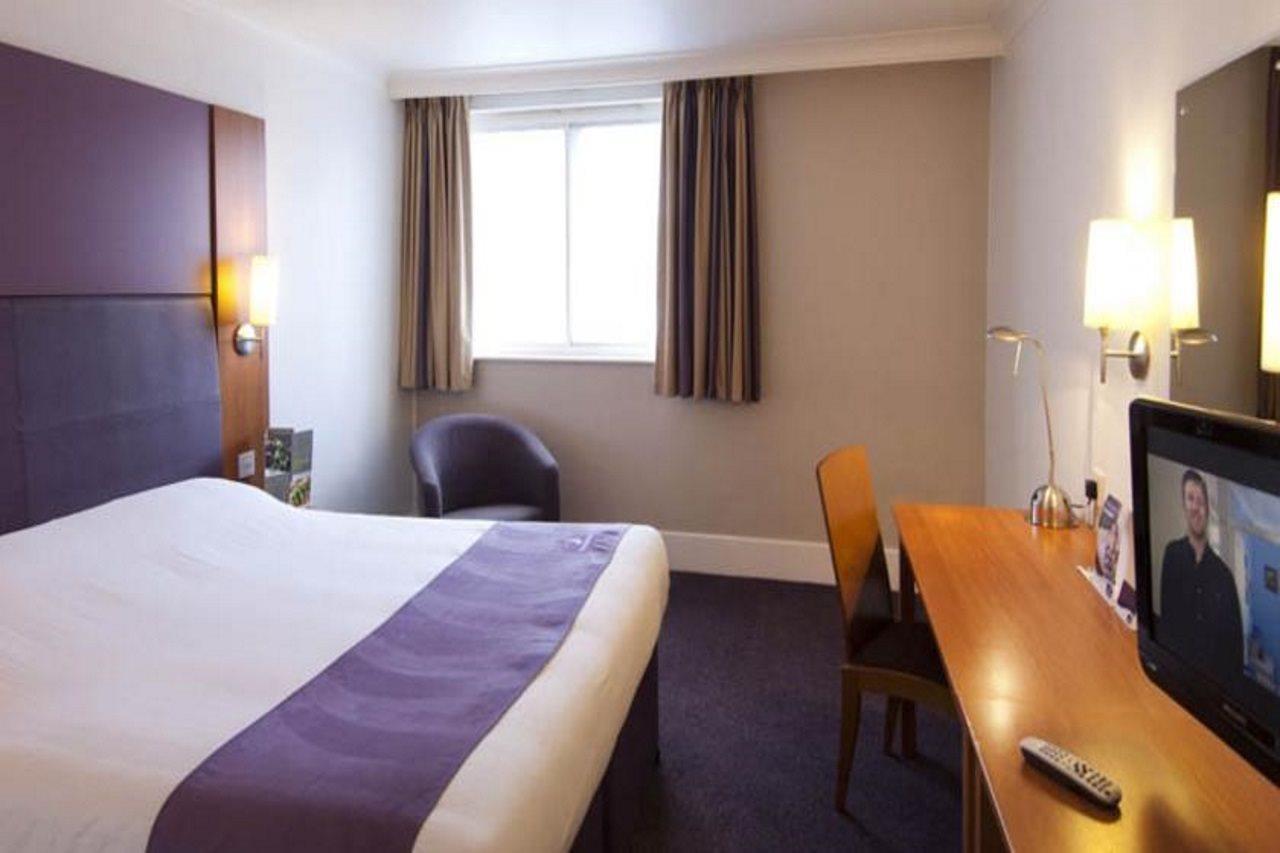Premier Inn Вэлвин Гарден Сити Экстерьер фото
