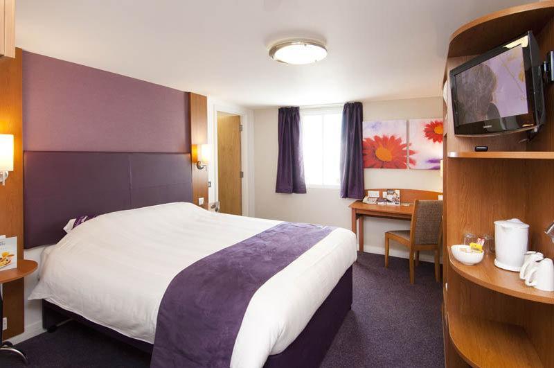 Premier Inn Вэлвин Гарден Сити Экстерьер фото